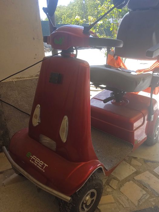 Scooter elétrico semi-novo para despachar