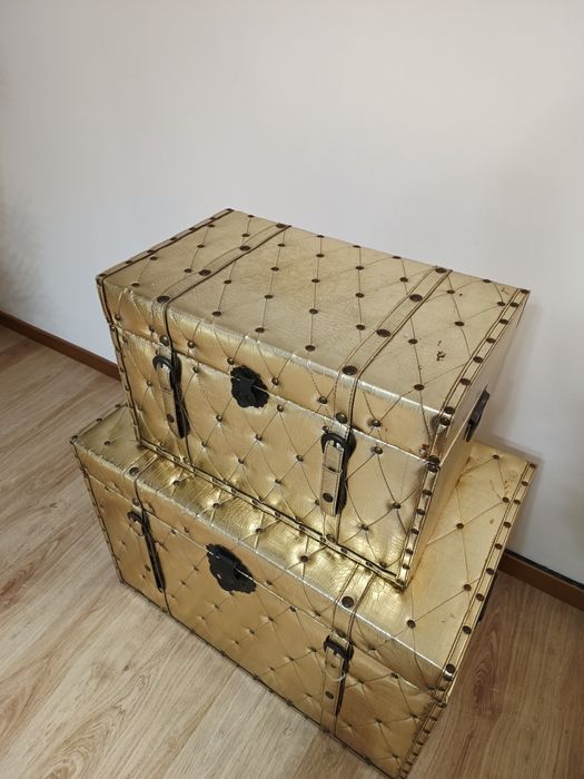 Conjunto baús em dourado