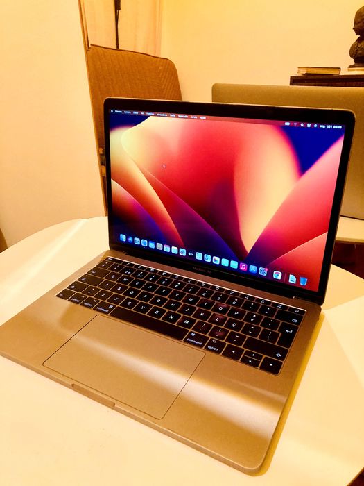 Macbook Pro 2020453875168298280964