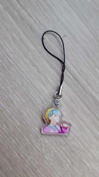 Phone charms K-pop demon hunters huntrix saja boys