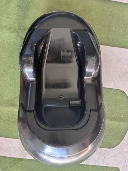 Compartimento de arrumação debaixo do banco - para scooters