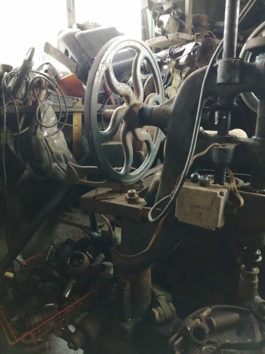 Máquina de furar