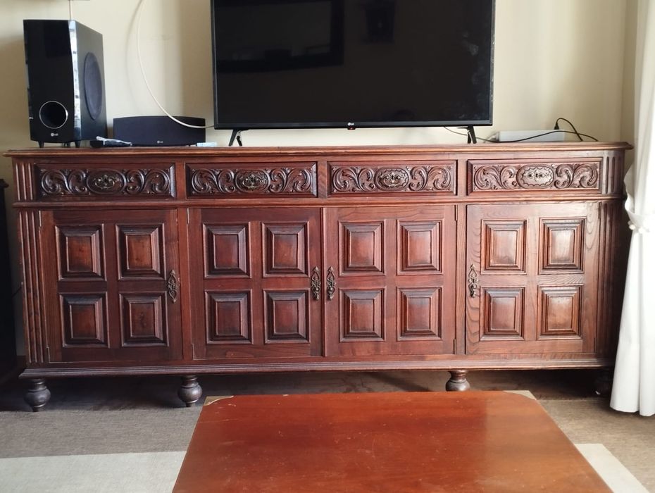 móvel antigo para guardar loicas e gavetas