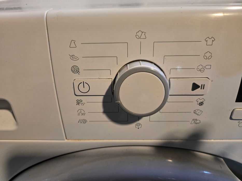 Pralka Whirlpool 5 kg głębokość tylko 45 cm. PL. 1000 obr. Po serwisie. LCD. Gwarancja!