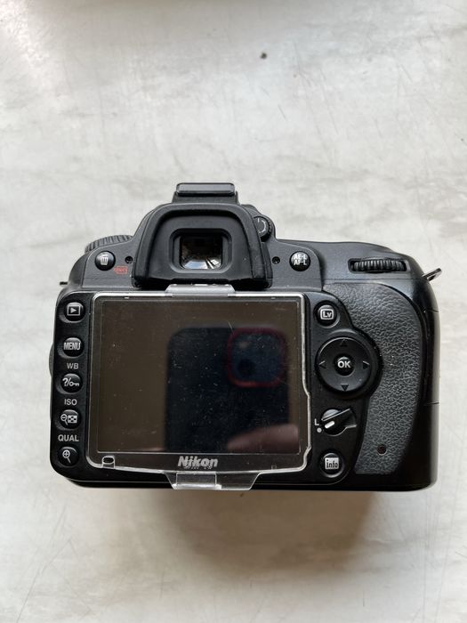 Nikon D90 samo body