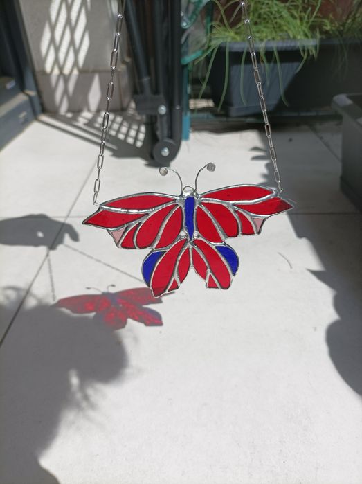 Motyl ze szkła witraż