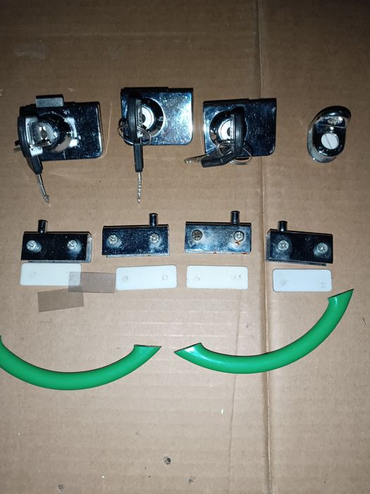 Продам фурнітуру для меблів.