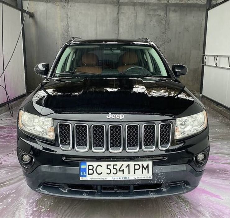 Автомобіль Jeep Compass 2013 року
