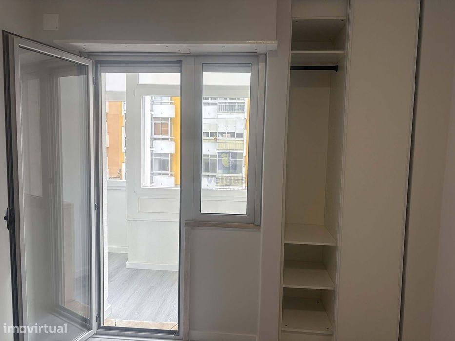 Oportunidade única: apartamento T2 em Oeiras para investimento seguro