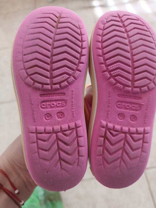 Босоніжки Crocs  на дівчинку