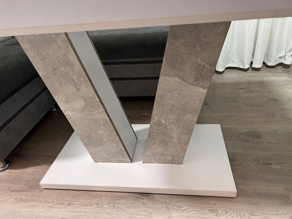 Продається стіл та уголок у кухню