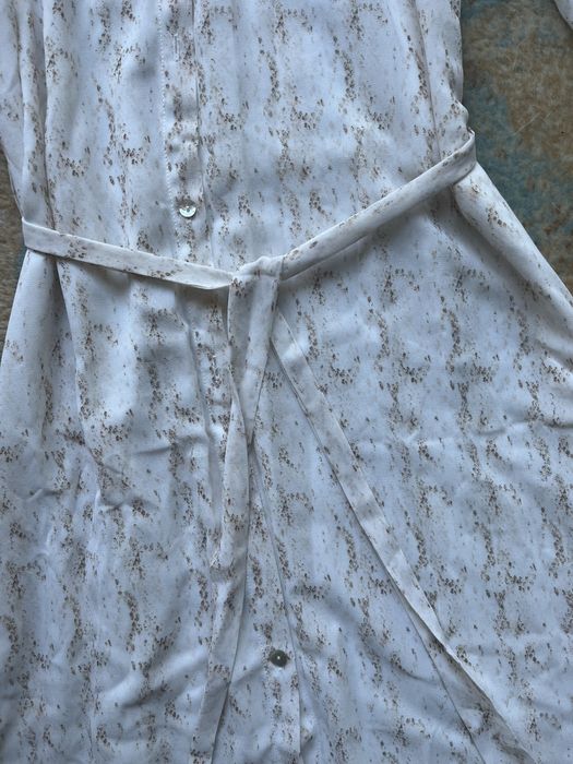 Kremowa sukienka rozmiar M