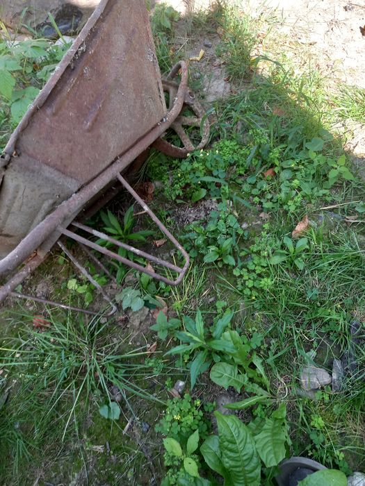 Тачка металева була в використанні