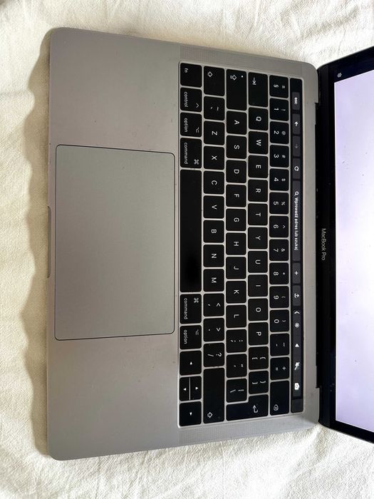 MacBook Pro 13" 2017 | Touchbar | i5 3,1 GHz | 8GB | 256GB SSD | Ventura