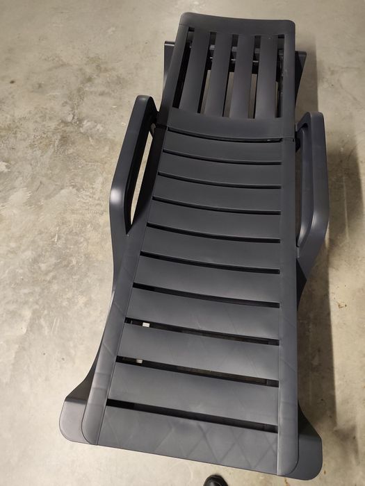 Vendo 2 espreguicadeiras