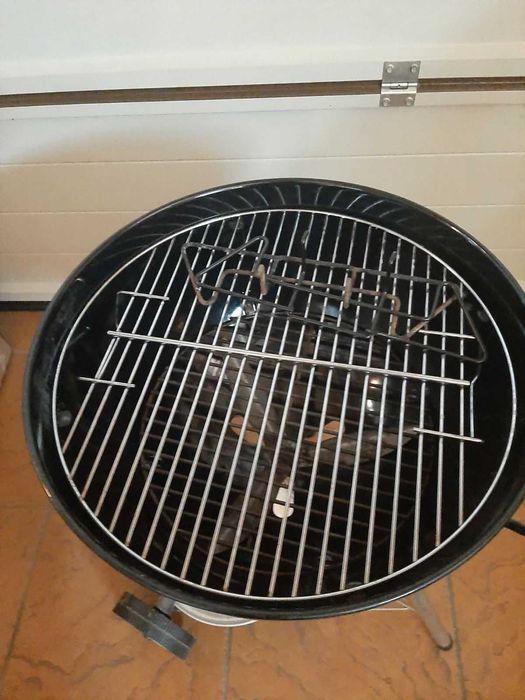 гриль угольный WEBER   47см  с термометром  + Стартер