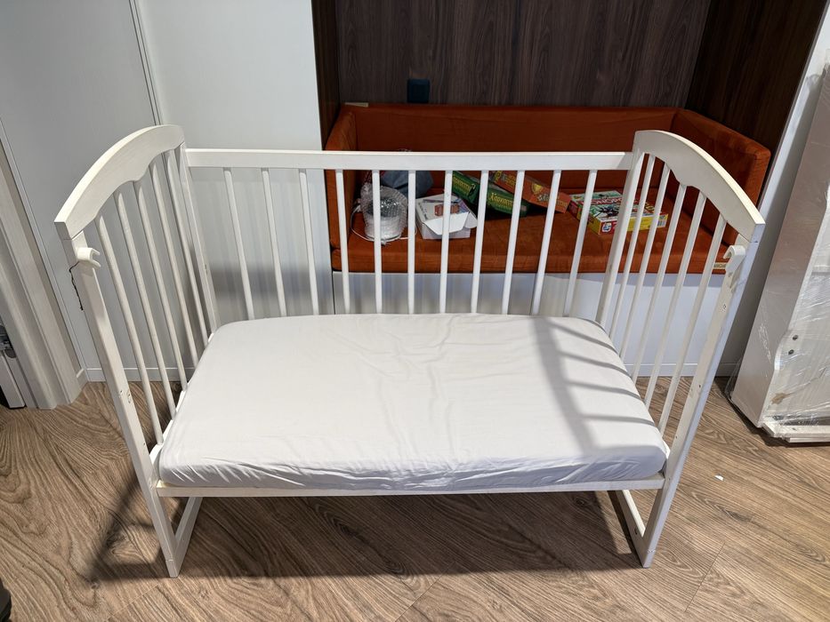 Кровать дитяча білого кольору