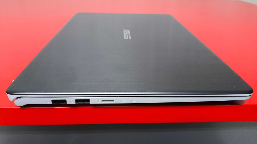 Asus Vivobook S15 S530FN 15,6"