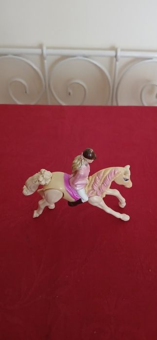 Barbie com cavalo, Burger King, de 2002
