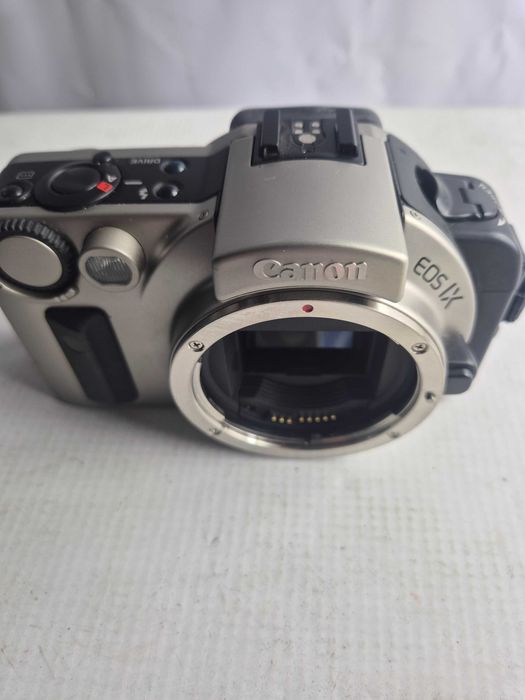 Aparat Canon EOS IX body