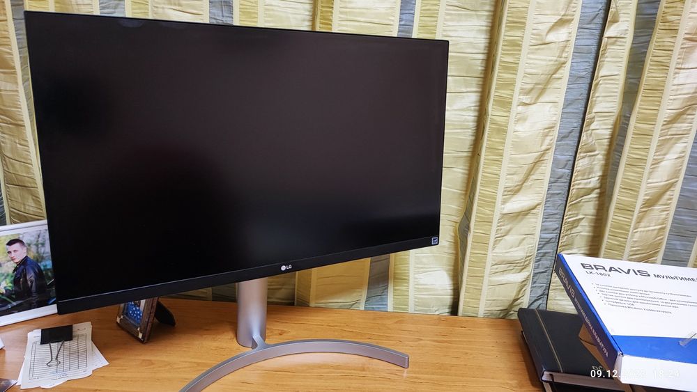 Монитор LG UHD 4k
