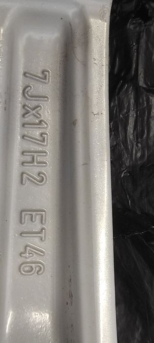 113 Felgi aluminiowe ORYGINAŁ AUDI R 17 5x112 otwór 66,6 Ładne