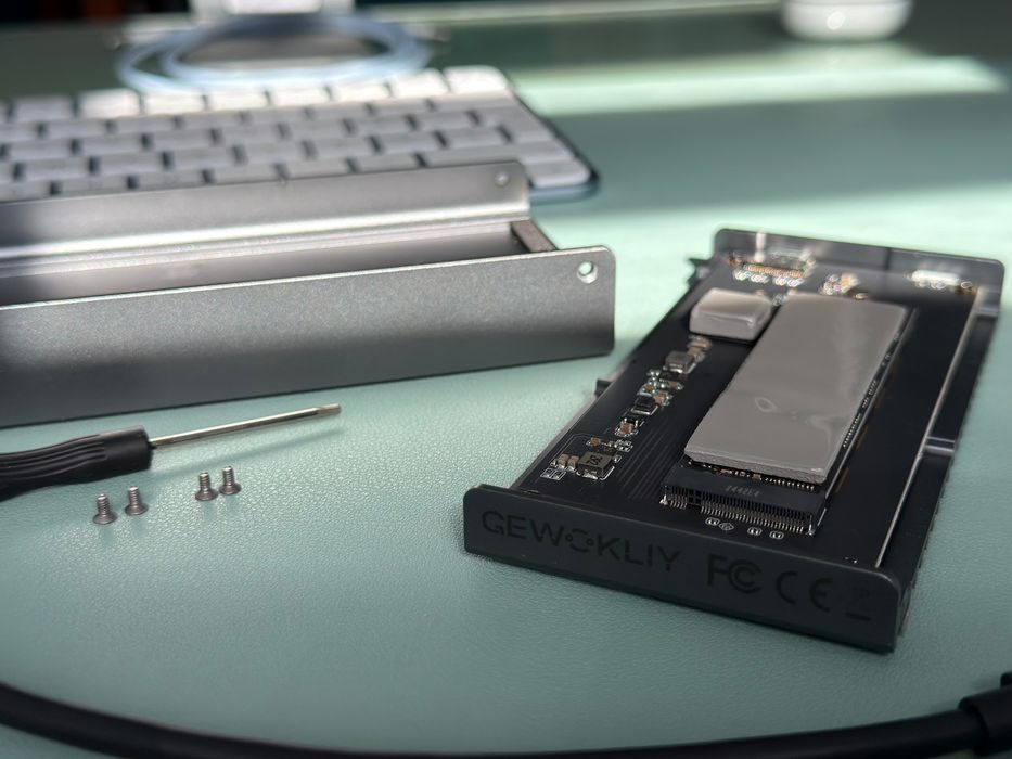 Caixa Externa USB4 para SSD M.2 NVMe – 40Gbps – Fanless – Compatível Thunderbolt 3/4