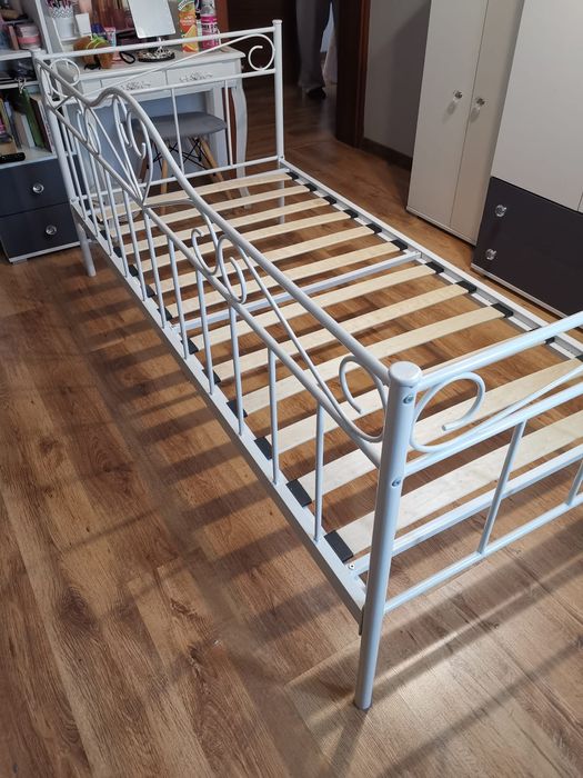 Łóżko metalowe młodzieżowe
