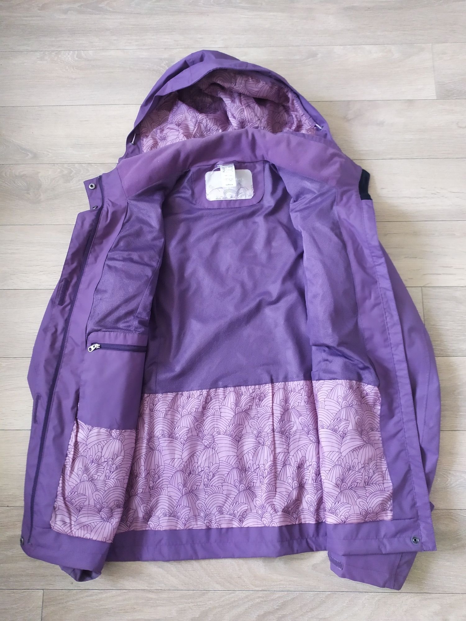 Женская куртка ветровка quechua: 500 грн. - Вітровки Київ на Olx