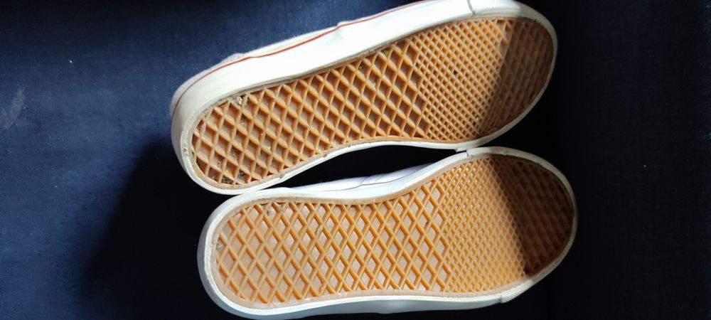 Trampki dla chłopca lub dziewczynki 30