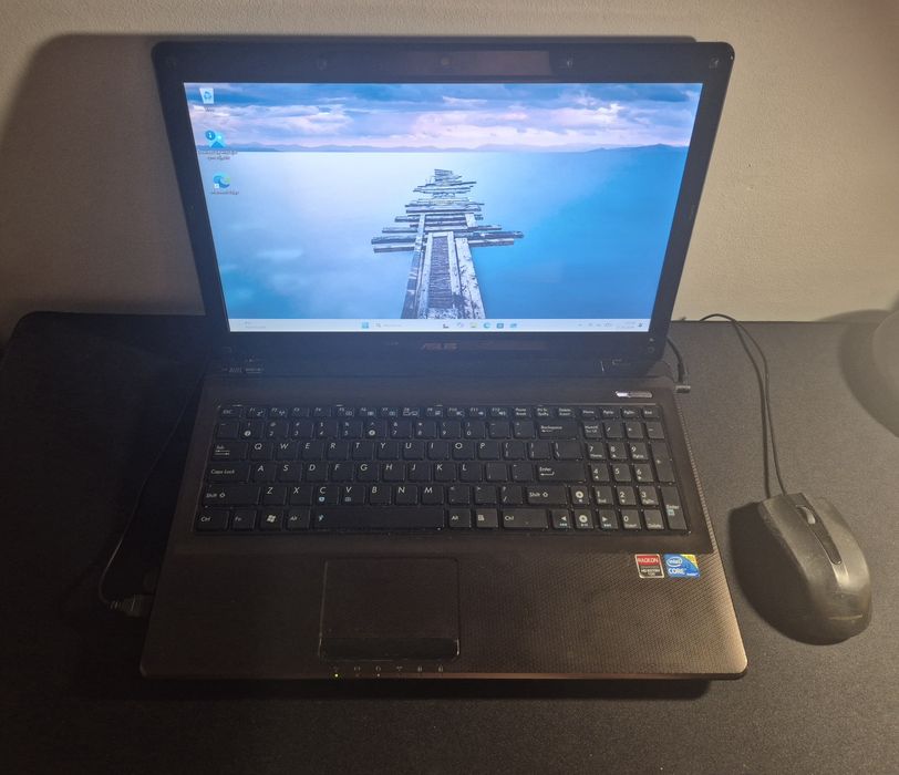 Laptop ASUS K52JT + torba + myszka ( Windows 11)
