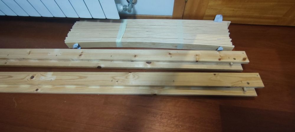 Cama de Solteiro IKEA NEIDEN + Estrado – Excelente Estado