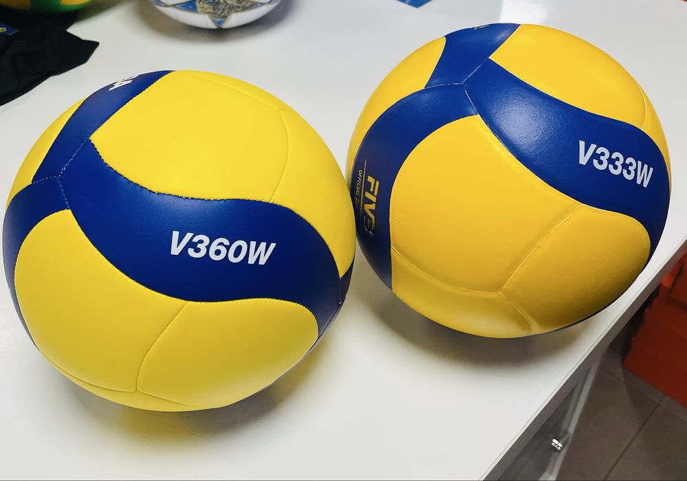 М'яч волейбольний V360W V333W