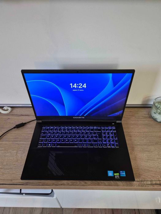 Laptop Gamingowy GIGABYTE G7KE