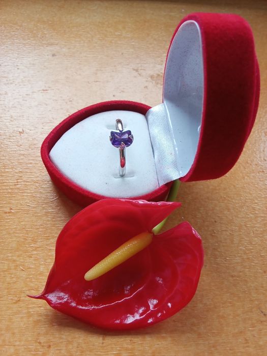 Anel em Prata com Tanzanita Certificada 7x5