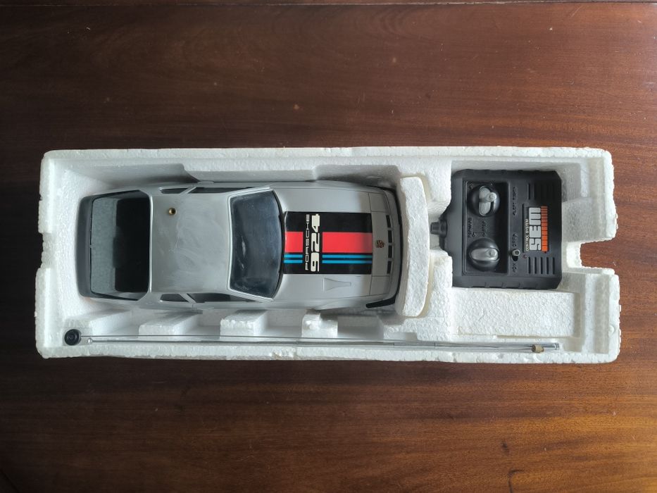 Porsche 924 Carro telecomandado/ controlo remoto (anos 80)