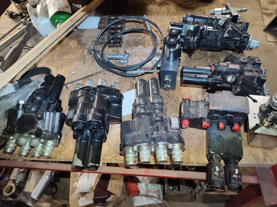 Rozdzielacz hydrauliczny STOLL  ładowacz czołowy Faster TUR