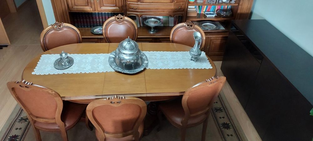 Mobília  sala jantar madeira castanho de  Paços de Ferreira
