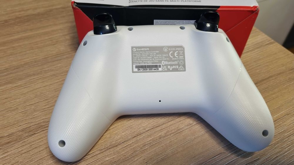 Gamesir Nova Lite BT, 2.4 Ghz, Hall, Xbox Android iOS PC Switch BIAŁY