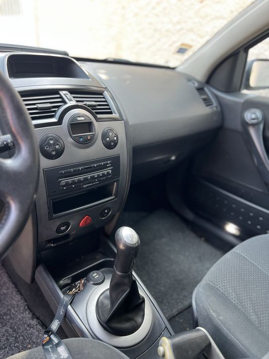 Reno megane 2.   2004