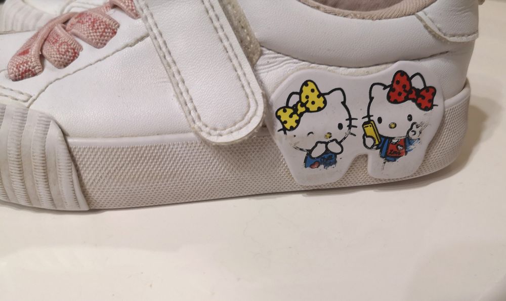 Miękkie adidasy Hallo Kitty. Rozmiar 24