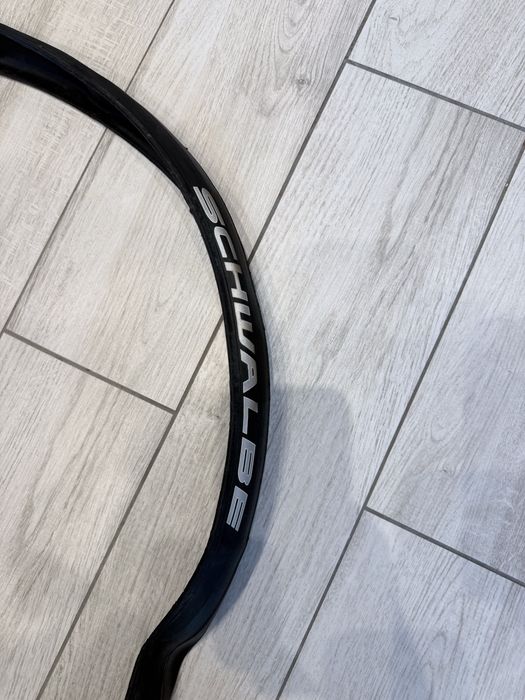 Nowa Schwalbe Opona ULTREMO R.1 700x23C Czarna