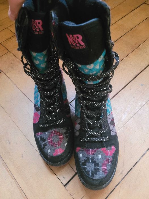 31 października 2025
Buty zimowe Kozaki 38 damskie 24,5 ocieplane