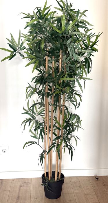 Planta artificial com vaso IKEA