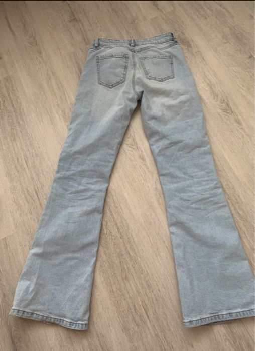 Jesnsy dzwony Reserved