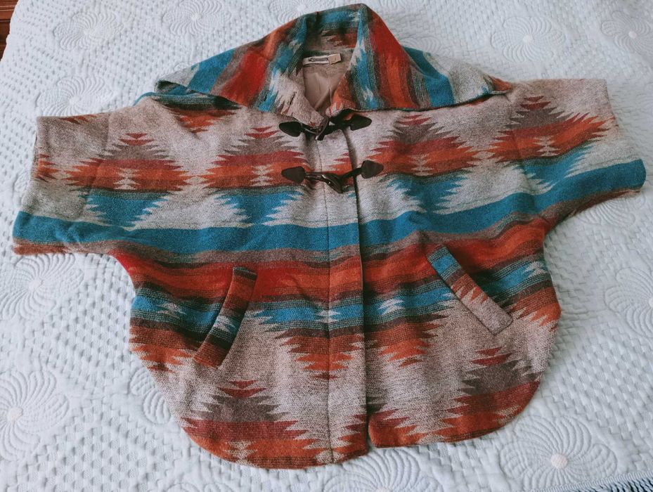 Capa/Casaco Fazenda Stradivarius. Novo.