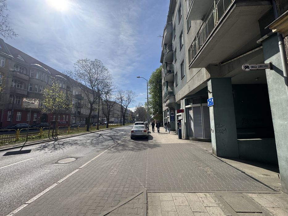 Miejsce parkingowe w garazu podziemnym przy ul. Bohaterów Warszawy. Centrum