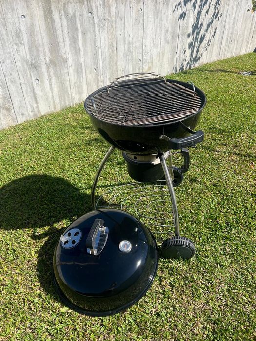 Churrasqueira/ Grelhador Carvão Móvel