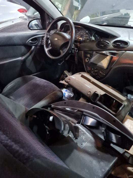Ford focus 1.8tddi avariado