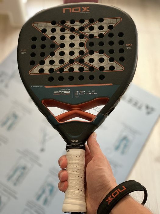 Rakieta NOX AT10 LUXURY GENIUS 18K ATTACK 2025 PADEL by Agustin Tapia